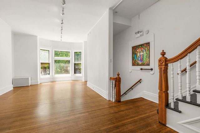 532 W Fullerton Parkway, Chicago, IL 60614