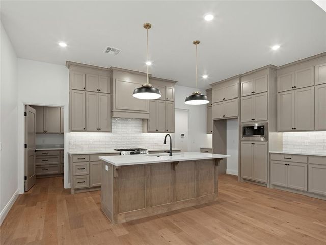 16309 Blackberry Farm Road, Oklahoma City, OK 73013