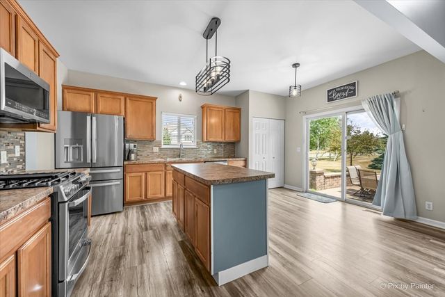 2046 Hearthstone Avenue, Yorkville, IL 60560