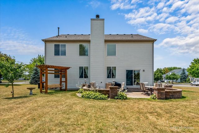 2046 Hearthstone Avenue, Yorkville, IL 60560