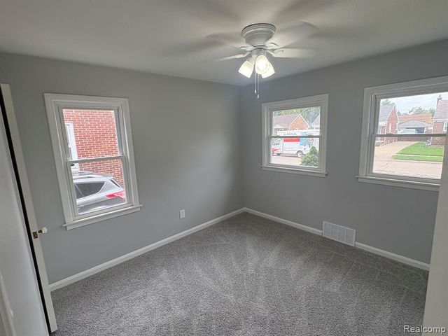 15044 Oceana Avenue, Allen Park, MI 48101