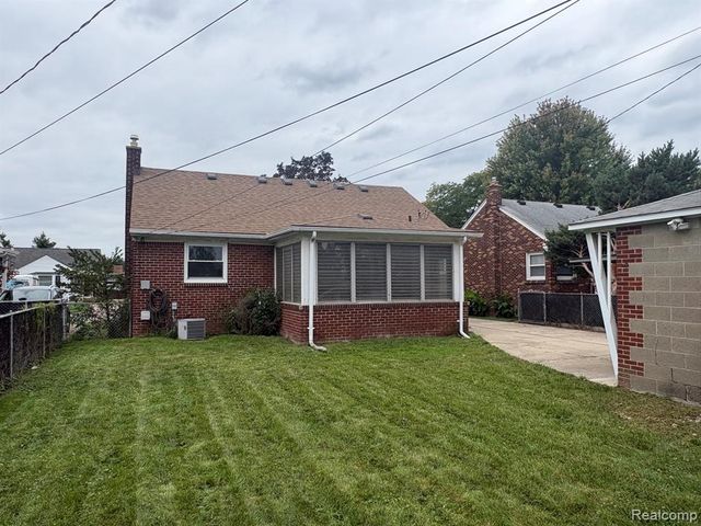 15044 Oceana Avenue, Allen Park, MI 48101