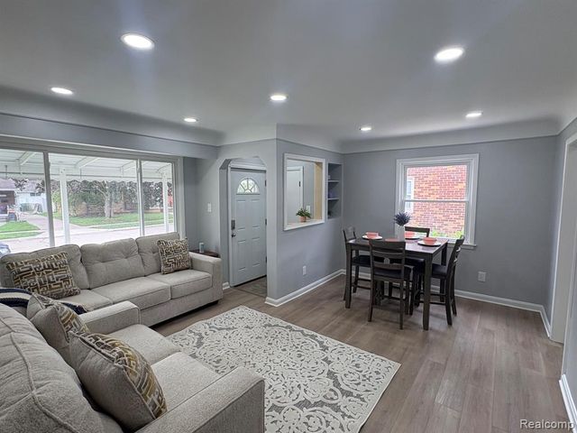 15044 Oceana Avenue, Allen Park, MI 48101