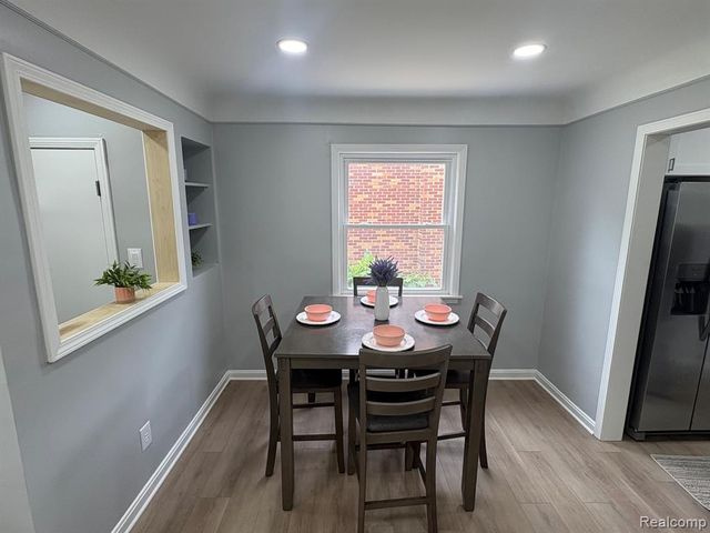 15044 Oceana Avenue, Allen Park, MI 48101