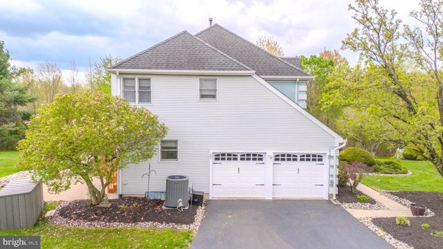 23 E KINCAID DR, West Windsor, NJ 08550