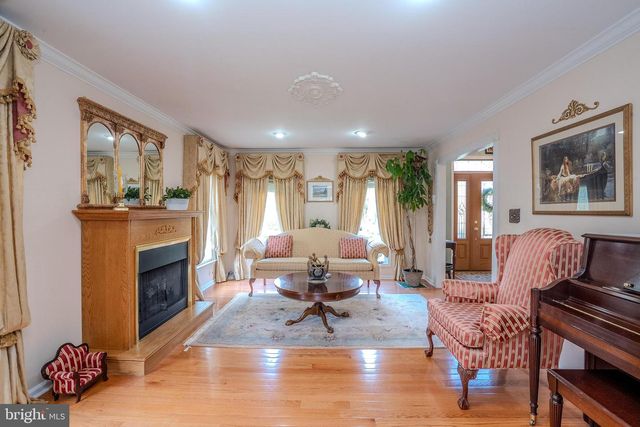 23 E KINCAID DR, West Windsor, NJ 08550