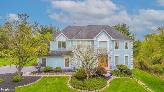 23 E KINCAID DR, West Windsor, NJ 08550