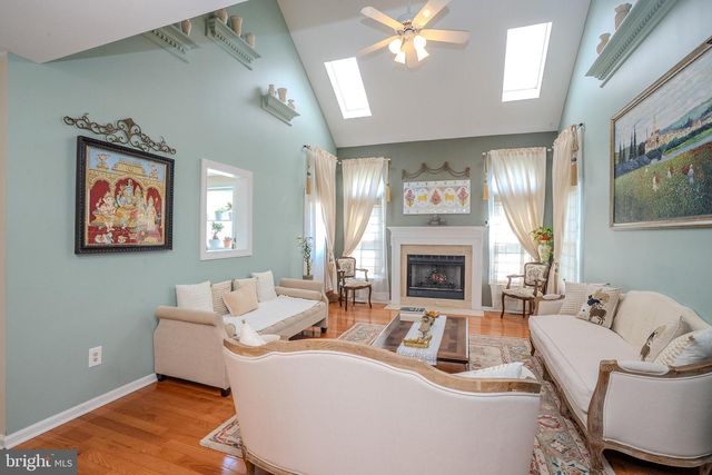 23 E KINCAID DR, West Windsor, NJ 08550