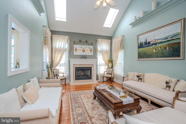 23 E KINCAID DR, West Windsor, NJ 08550