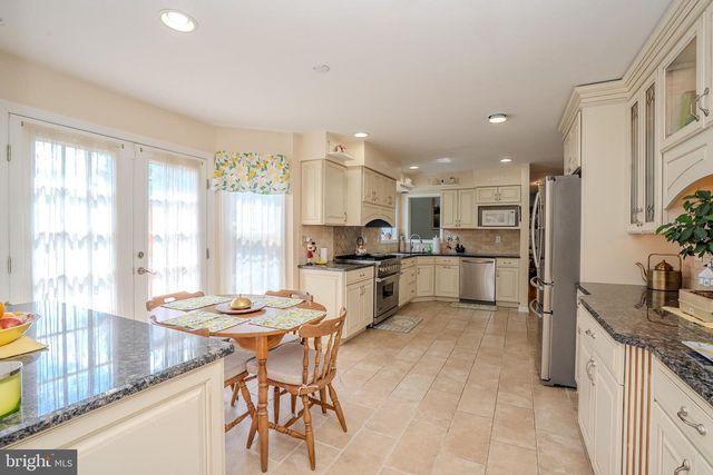 23 E KINCAID DR, West Windsor, NJ 08550