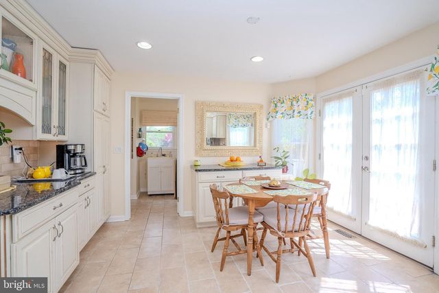 23 E KINCAID DR, West Windsor, NJ 08550