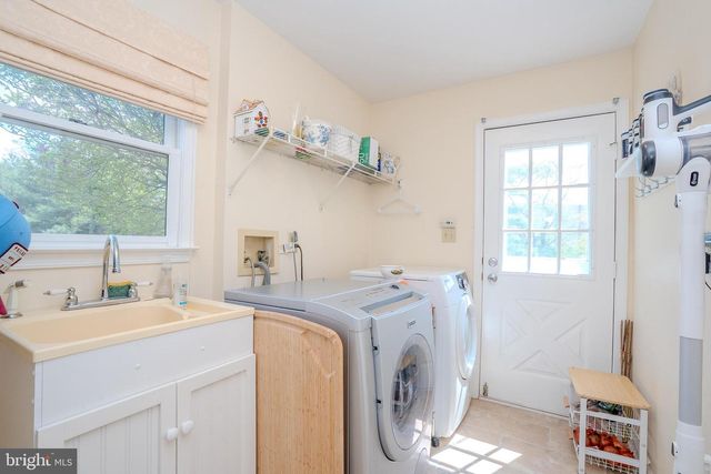 23 E KINCAID DR, West Windsor, NJ 08550