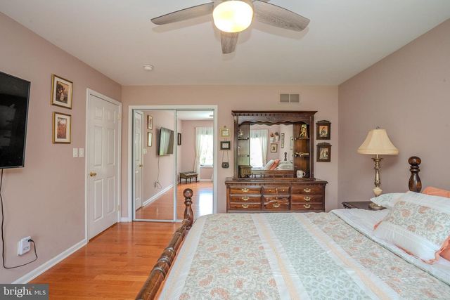 23 E KINCAID DR, West Windsor, NJ 08550