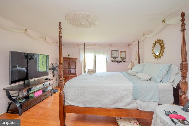 23 E KINCAID DR, West Windsor, NJ 08550