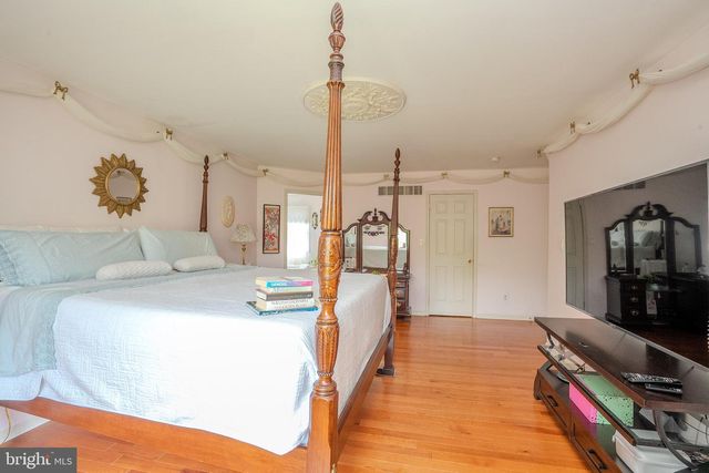 23 E KINCAID DR, West Windsor, NJ 08550