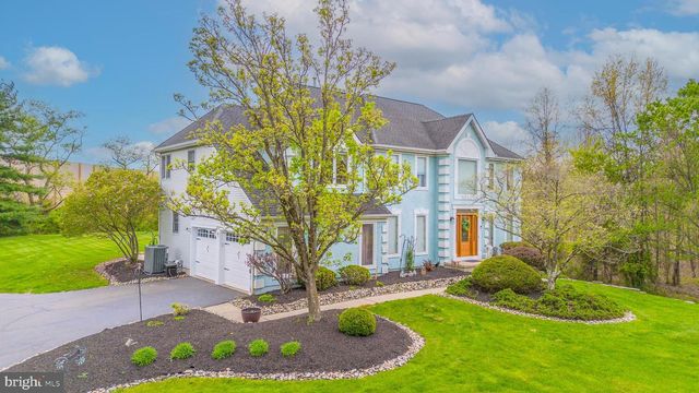 23 E KINCAID DR, West Windsor, NJ 08550