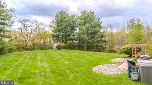 23 E KINCAID DR, West Windsor, NJ 08550