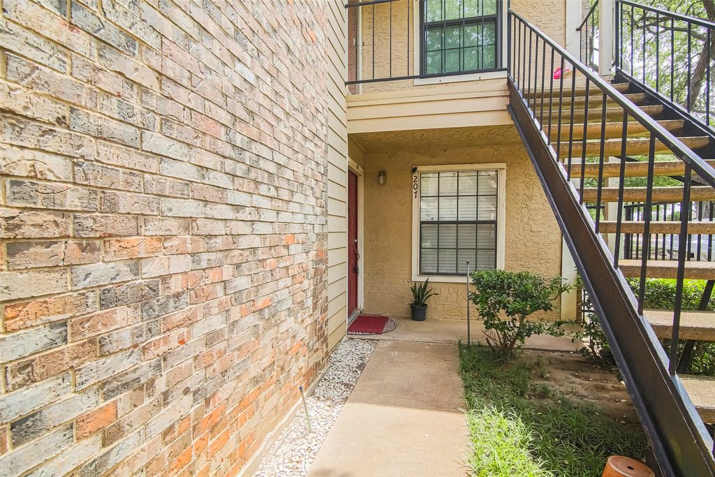 4748 Old Bent Tree Lane 207, Dallas, TX 75287