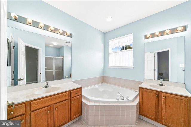 191 E HUNTING HORN LN, Glen Mills, PA 19342