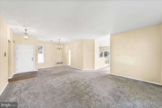 191 E HUNTING HORN LN, Glen Mills, PA 19342