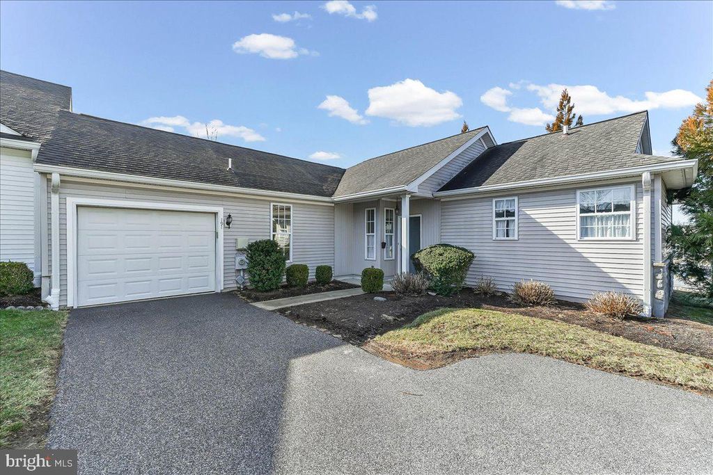 191 E HUNTING HORN LN, Glen Mills, PA 19342