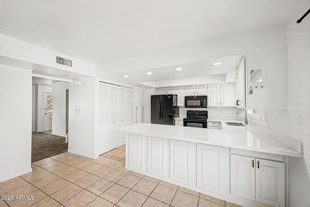 8548 E MCDONALD Drive, Scottsdale, AZ 85250