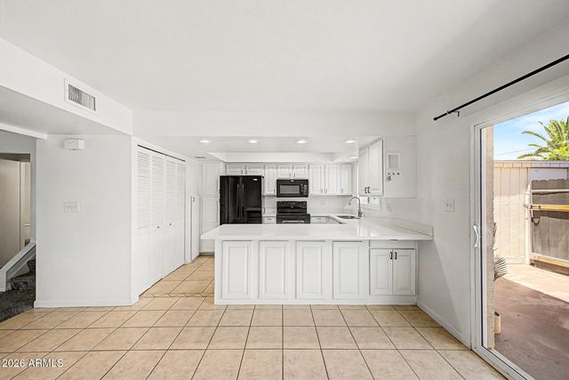 8548 E MCDONALD Drive, Scottsdale, AZ 85250