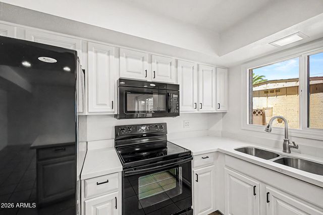 8548 E MCDONALD Drive, Scottsdale, AZ 85250
