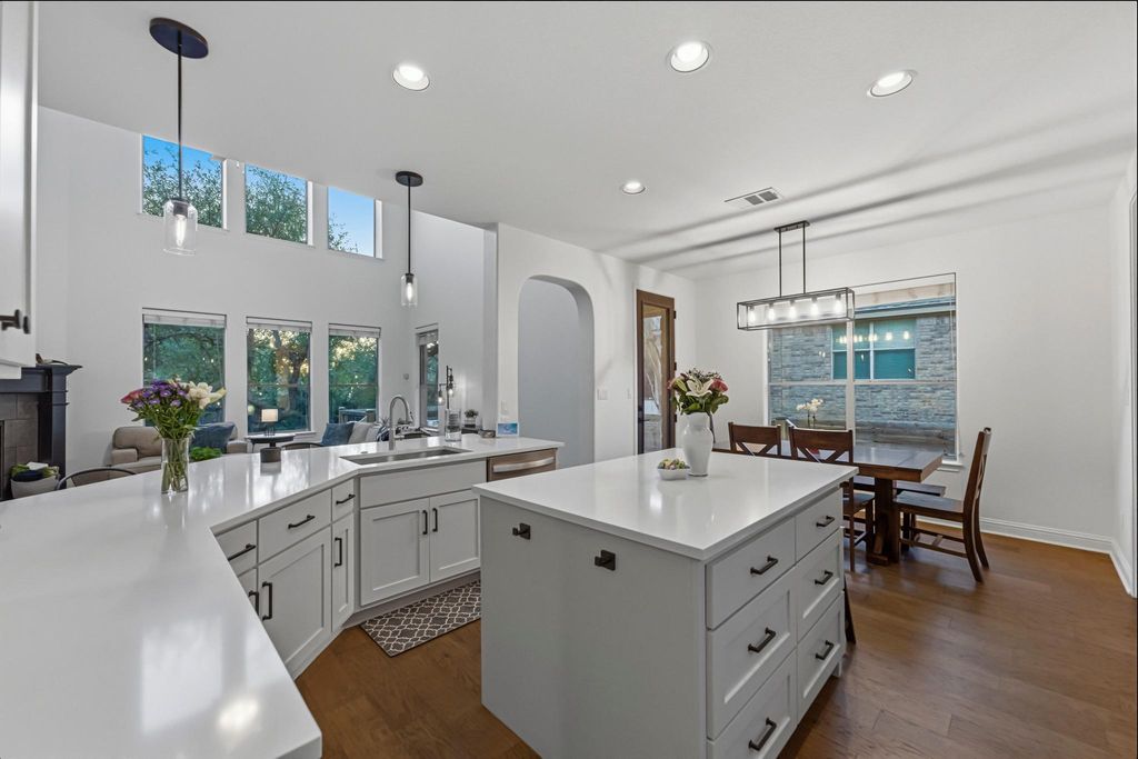 11129 Cherisse DR, Austin, TX 78739