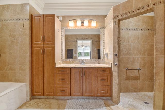 6164 Petunia Road, Delray Beach, FL 33484