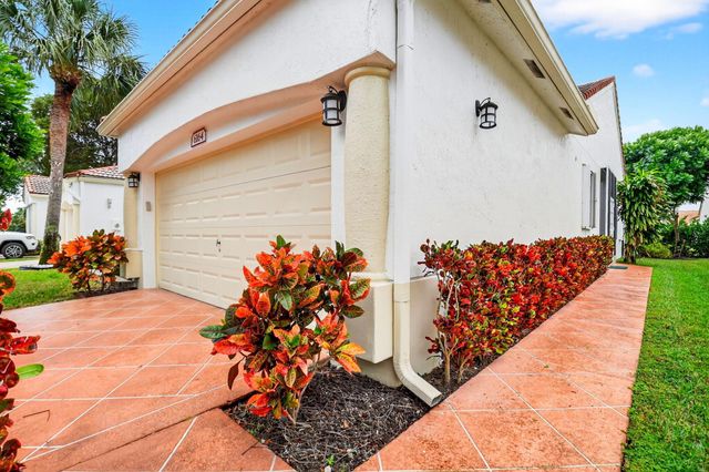 6164 Petunia Road, Delray Beach, FL 33484
