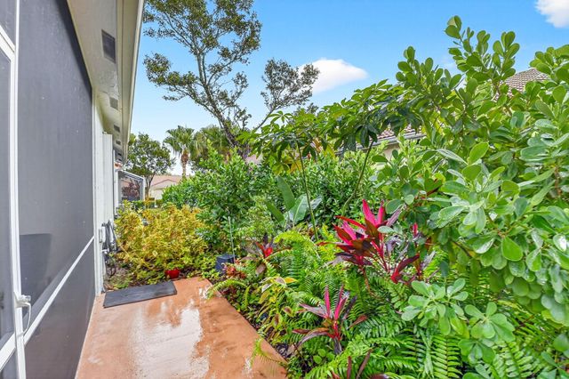 6164 Petunia Road, Delray Beach, FL 33484