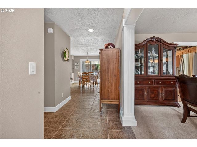 2442 Nw BROADWAY St, Albany, OR 97321
