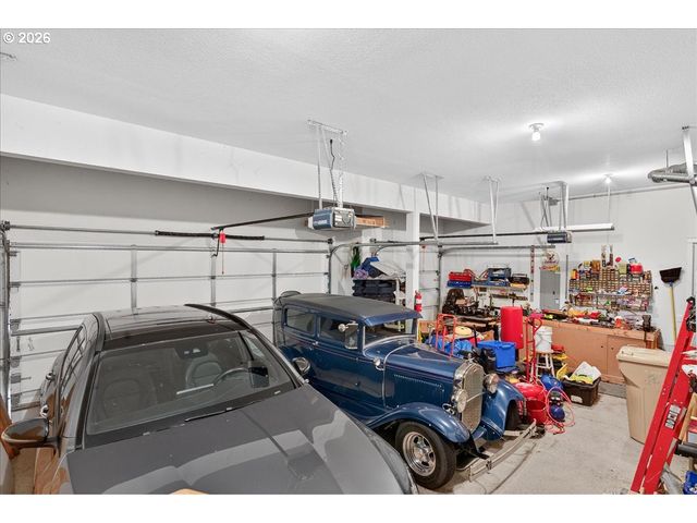 2442 Nw BROADWAY St, Albany, OR 97321