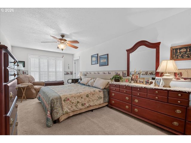 2442 Nw BROADWAY St, Albany, OR 97321