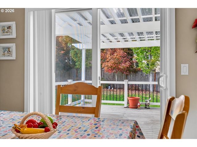 2442 Nw BROADWAY St, Albany, OR 97321