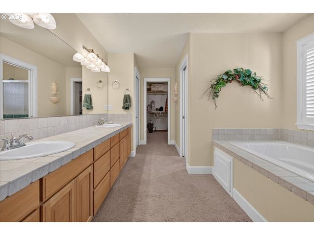 2442 Nw BROADWAY St, Albany, OR 97321