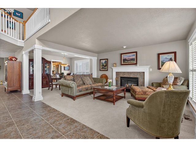 2442 Nw BROADWAY St, Albany, OR 97321