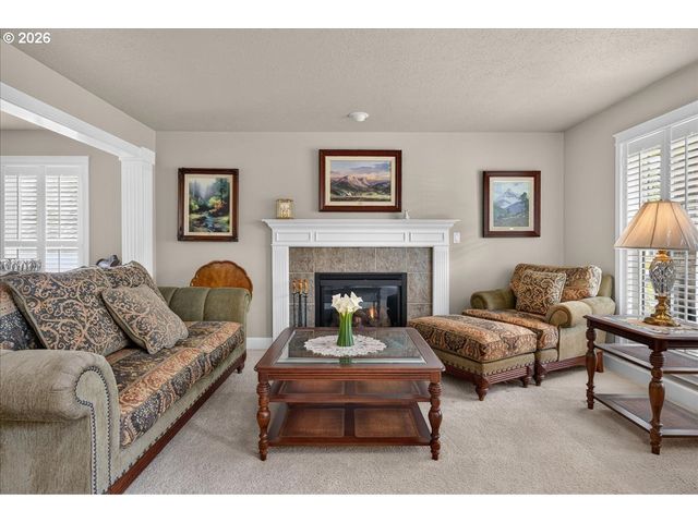 2442 Nw BROADWAY St, Albany, OR 97321