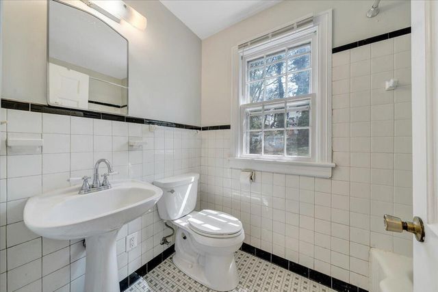 2522 Livingston RD, Roanoke, VA 24015