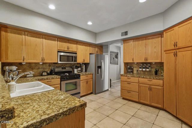 4733 Penrose Avenue, Moorpark, CA 93021