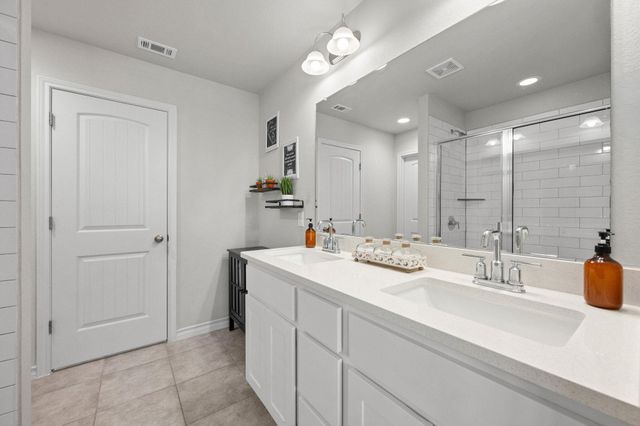 187 Buttonwood DR, Buda, TX 78610