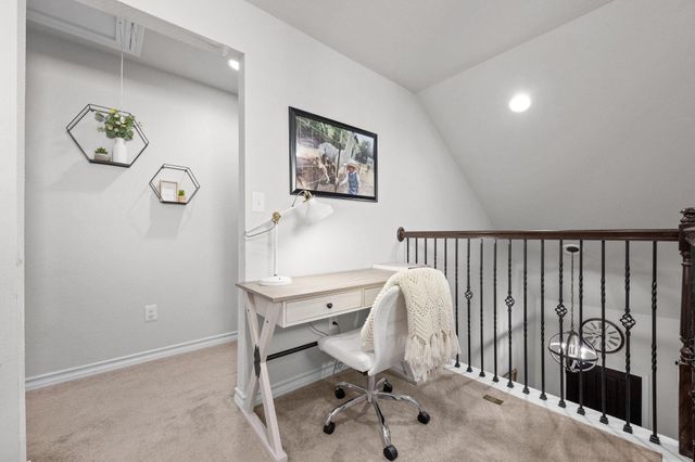 187 Buttonwood DR, Buda, TX 78610