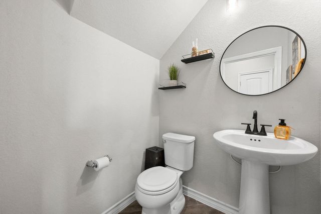 187 Buttonwood DR, Buda, TX 78610