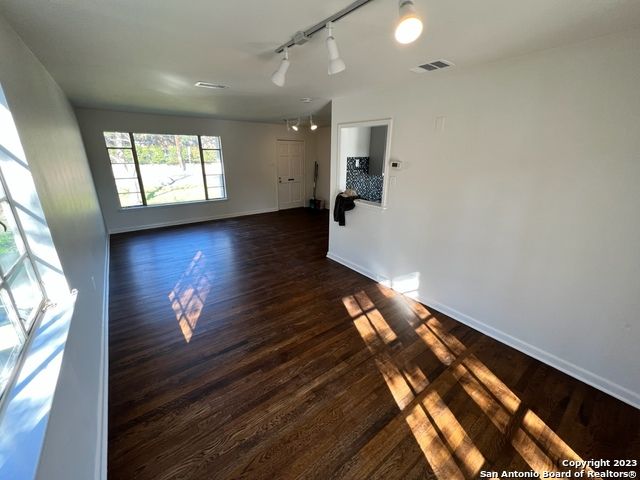 370 E Sunset, San Antonio, TX 78209