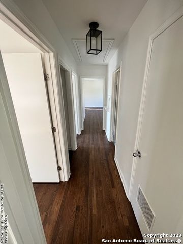 370 E Sunset, San Antonio, TX 78209