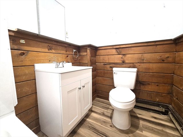 9 Cedar St 1R, Taunton, MA 02780