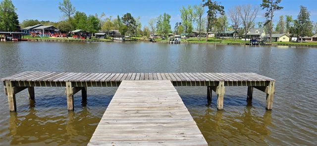 1357 Creeklake Drive, Onalaska, TX 77360