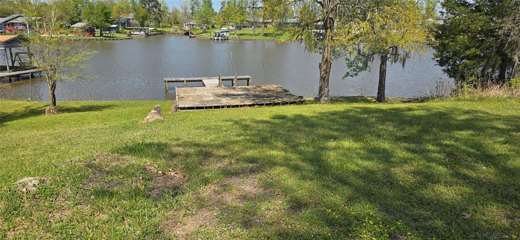 1357 Creeklake Drive, Onalaska, TX 77360