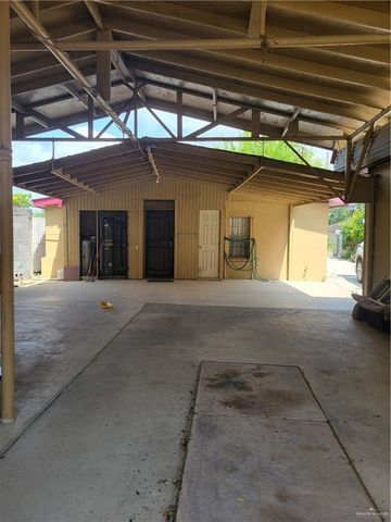 313 Crisantema Street, Sullivan City, TX 78595